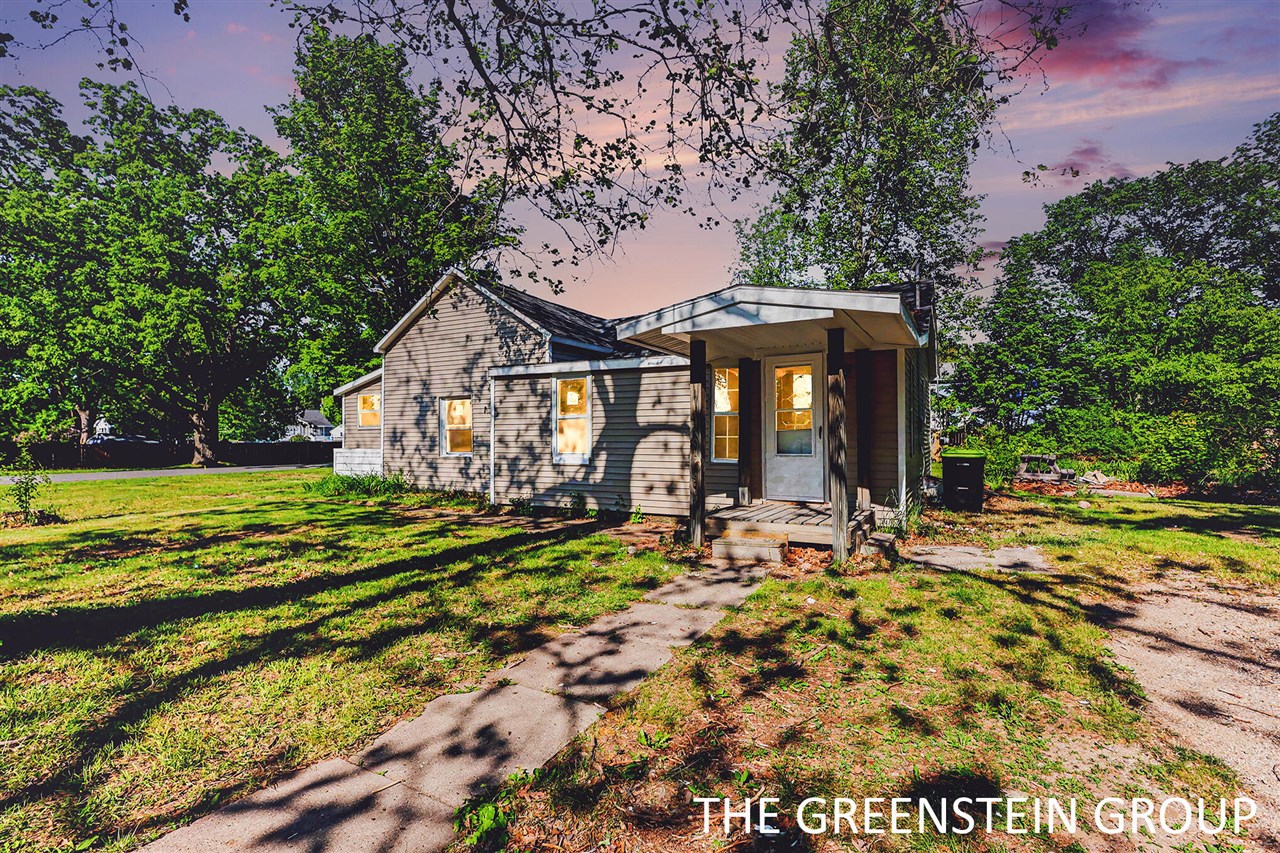 Homes for sale in Greenville, MI | 301 E North St, Greenville, MI 48838 | MLS# 70536224