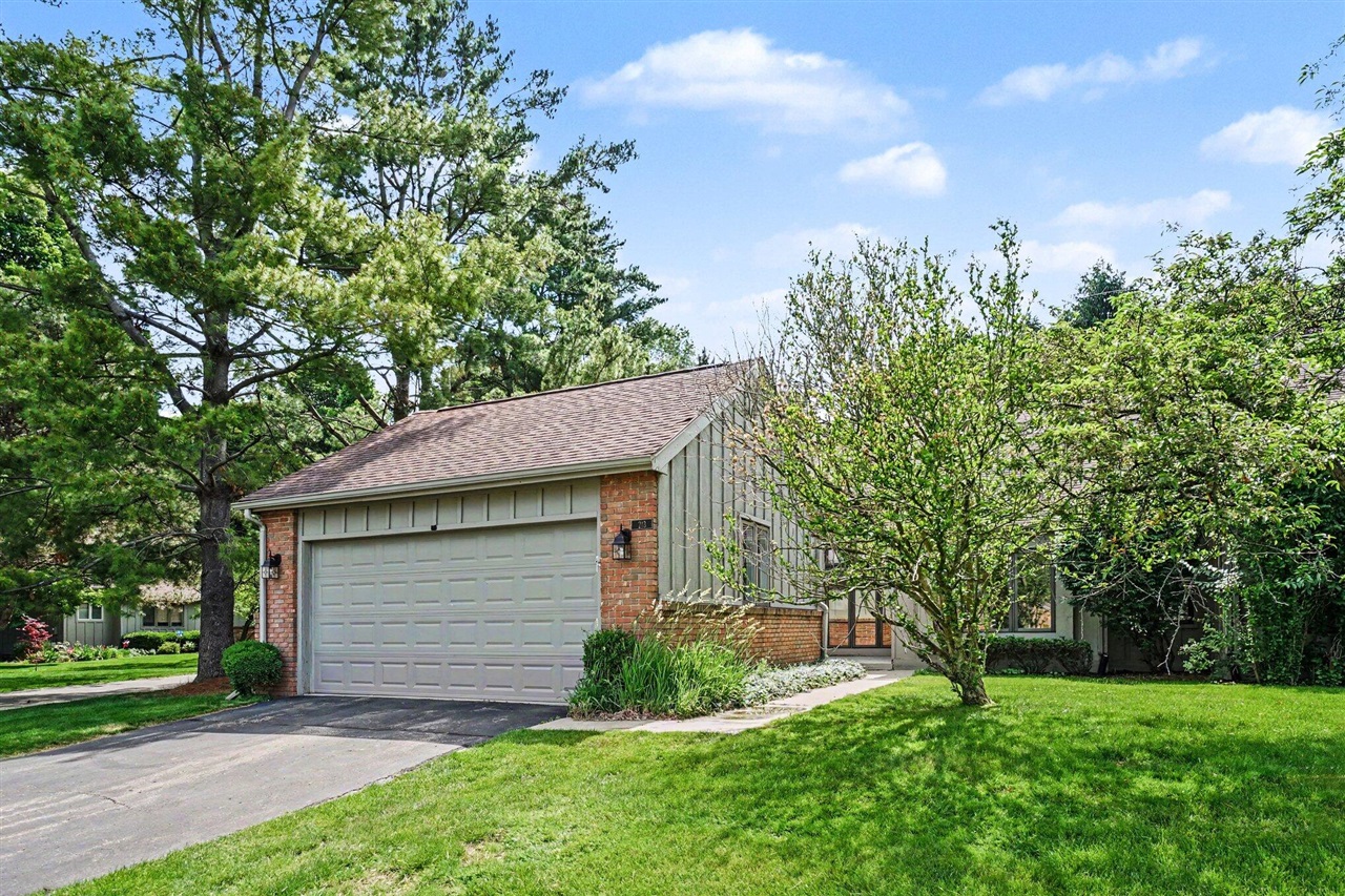 3rd image of 213 Raintree Cir, Kalamazoo, MI 49006