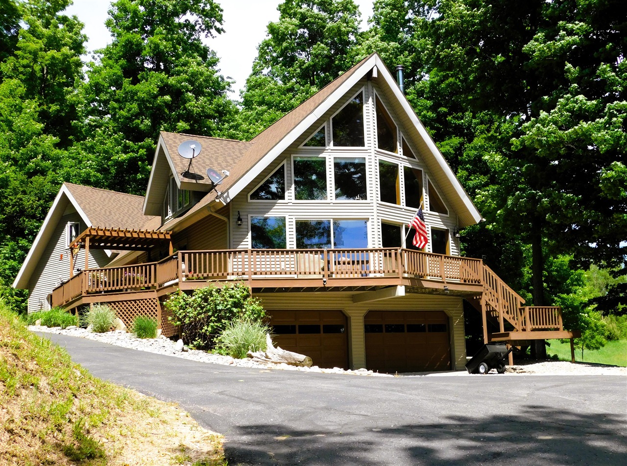 1st image of 10653 Milarch Rd, Bear Lake, MI 49614 | MLS# 70536622
