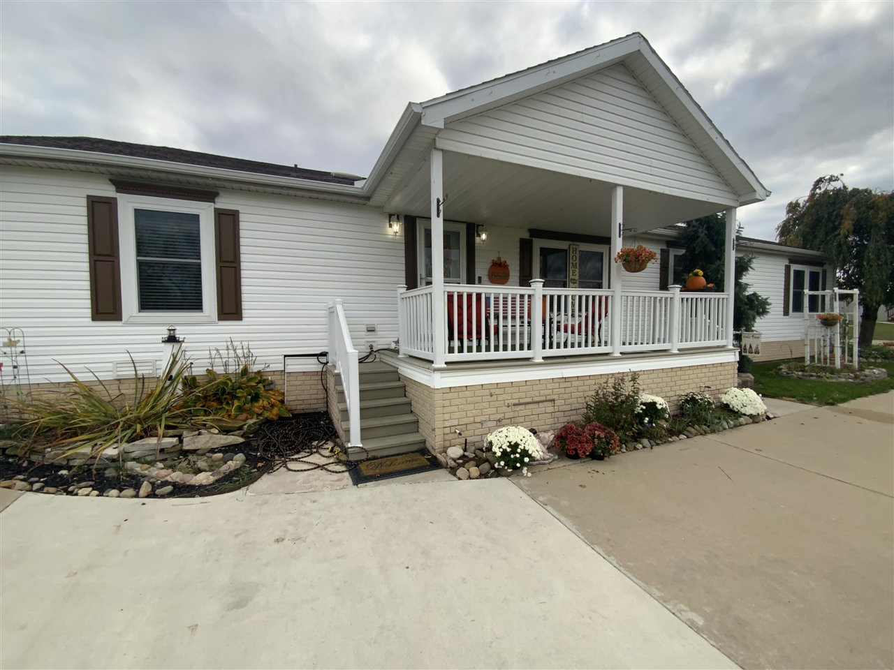 1st image of 1559 Larkmore Ln, Grass Lake, MI 49240 | MLS# 70536711
