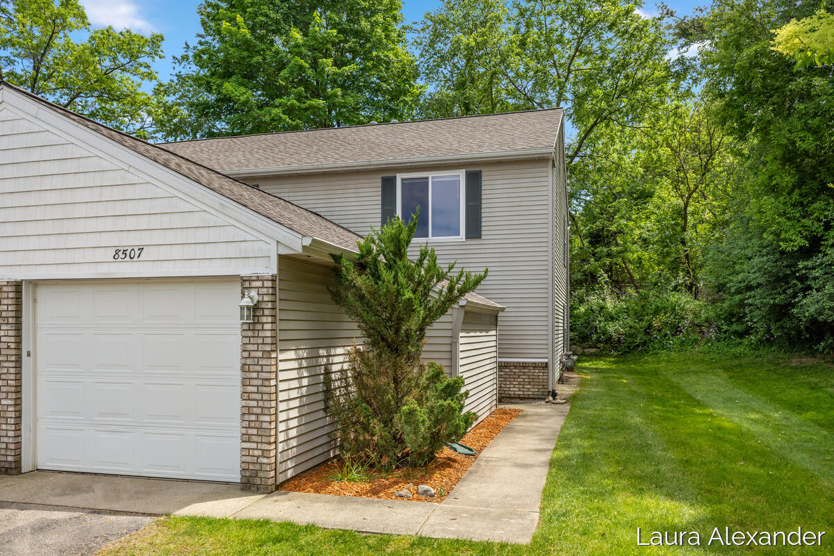 Homes for sale in Rockford, MI | 8507 Courtland Dr #4, Rockford, MI 49341 | MLS# 70536873