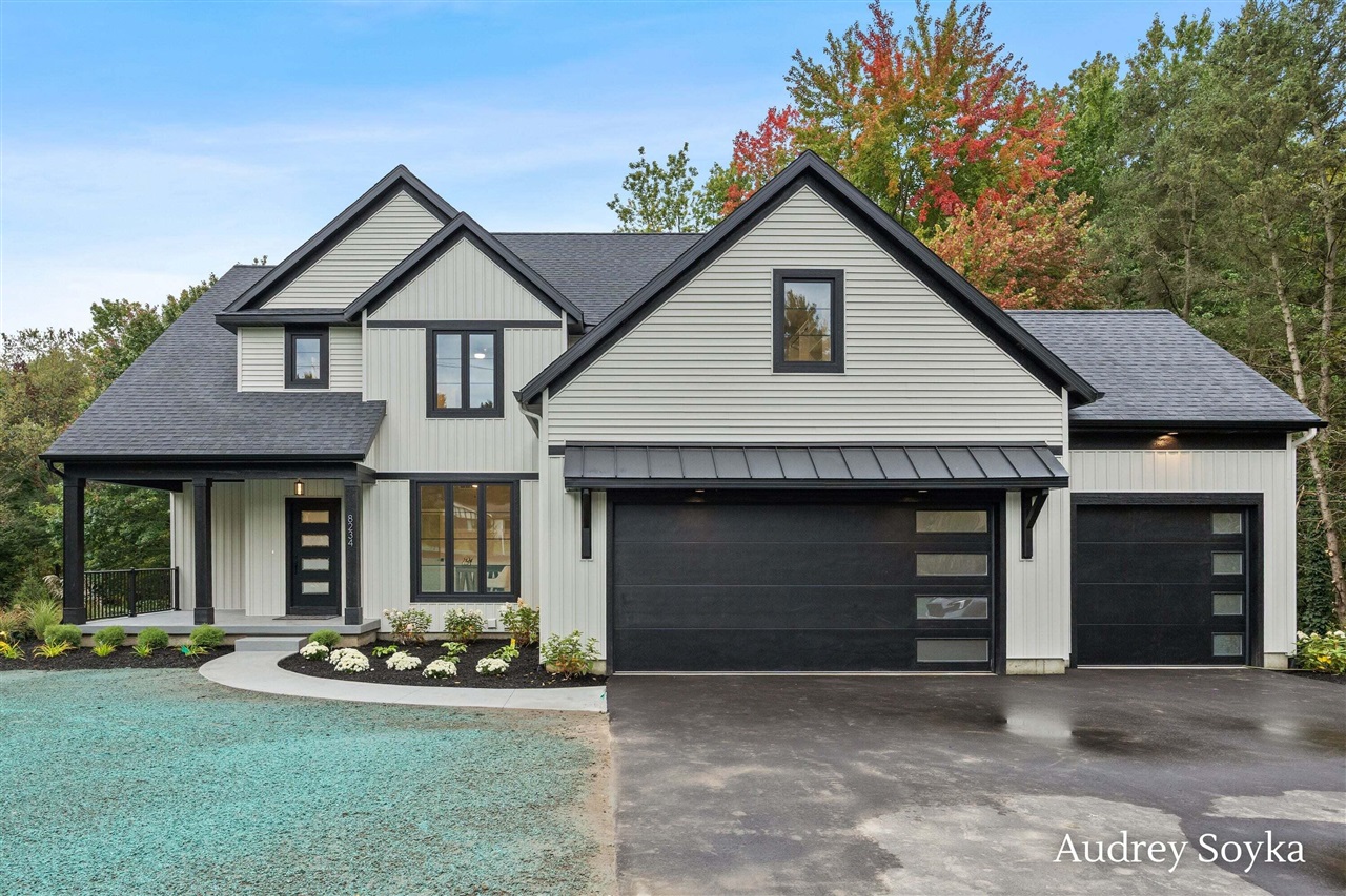 Photo 1 of Single family home for sale at 8234 Cascade Rd, Ada, MI 49301 | MLS# 70536880 | Listing updated on 2026-10-02