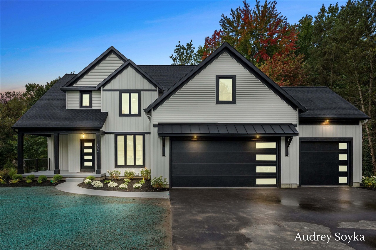 Photo 2 of Single family home for sale at 8234 Cascade Rd, Ada, MI 49301 | MLS# 70536880 | Listing updated on 2026-10-02