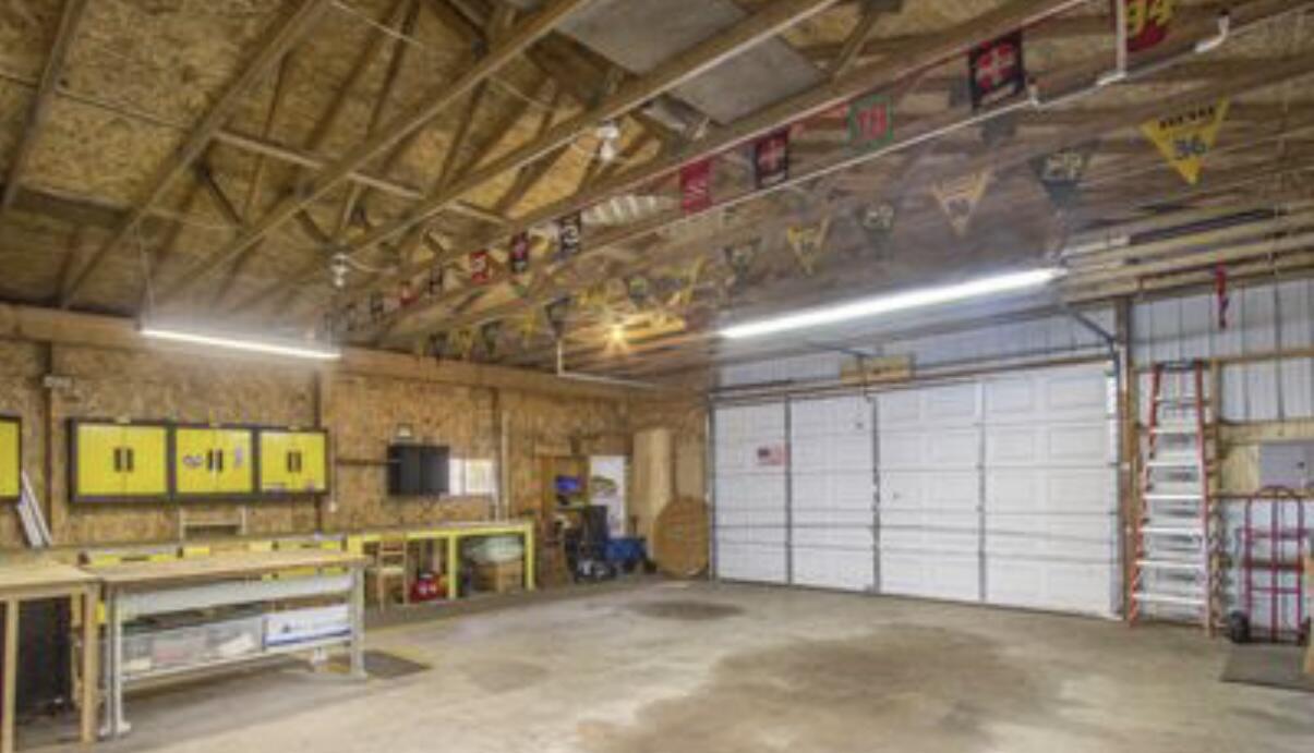 Homes for sale in Coopersville, MI | 9262 Leonard St, Coopersville, MI 49404 | MLS# 70537038