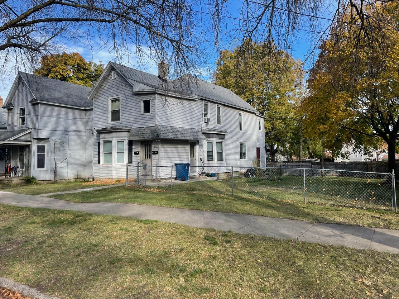 Photo 1 of Multi family home for sale at 820 Mcreynolds Ave, Grand Rapids, MI 49504 | MLS# 70537086 | Listing updated on 2026-09-30