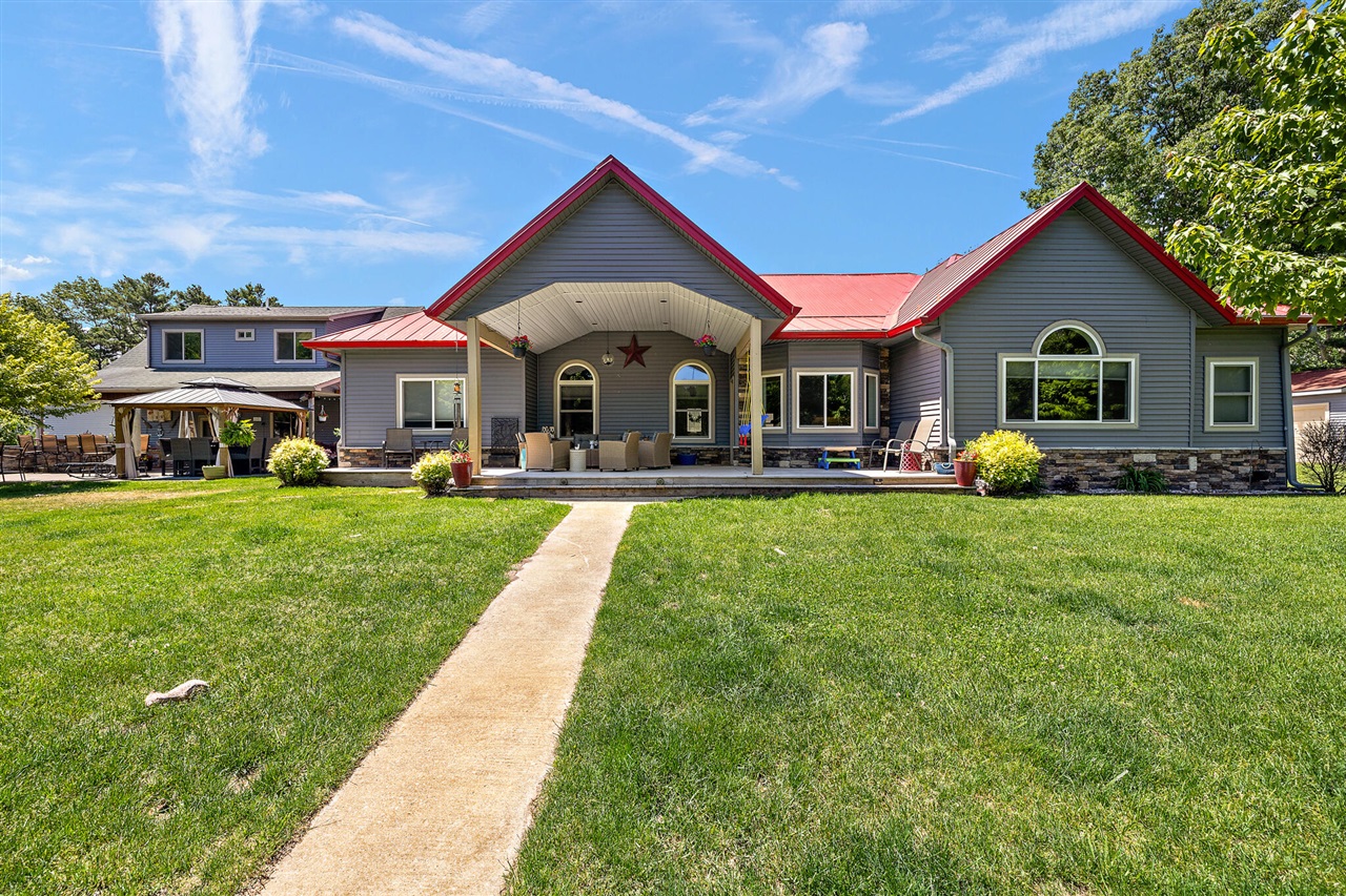 Photo 3 of Single family home for sale at 8662 W Edgewood Rd, Mears, MI 49436 | MLS# 70537181 | Listing updated on 2026-09-16
