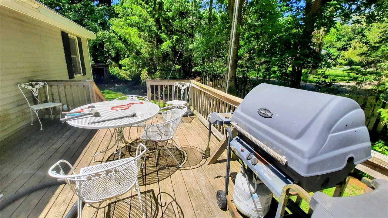 image of 8052 Schroeder St, Onekama, MI 49675 | MLS# 70537288