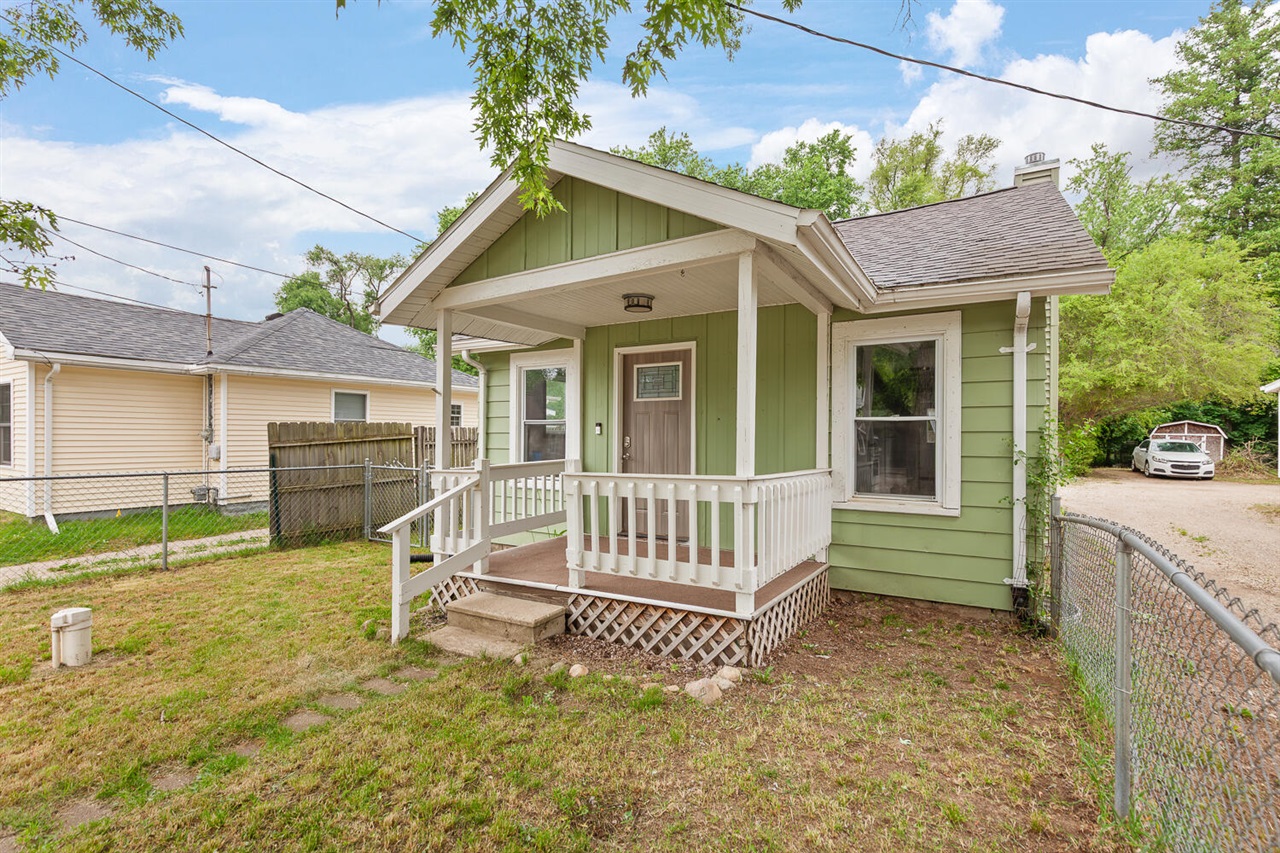 3rd image of 3428 Sunnyheart Ave, Jackson, MI 49202 | MLS# 70537444
