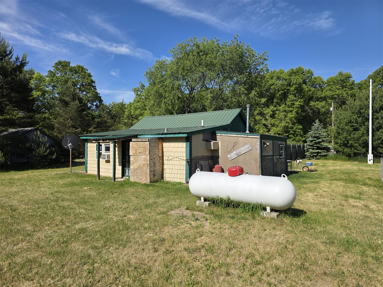 3rd image of 3837 Fawn Rd, Wellston, MI 49689 | MLS# 70537520