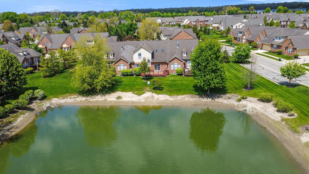 2nd image of 48551 Oak Bridge Dr, Canton, MI 48188 | MLS# 70537574