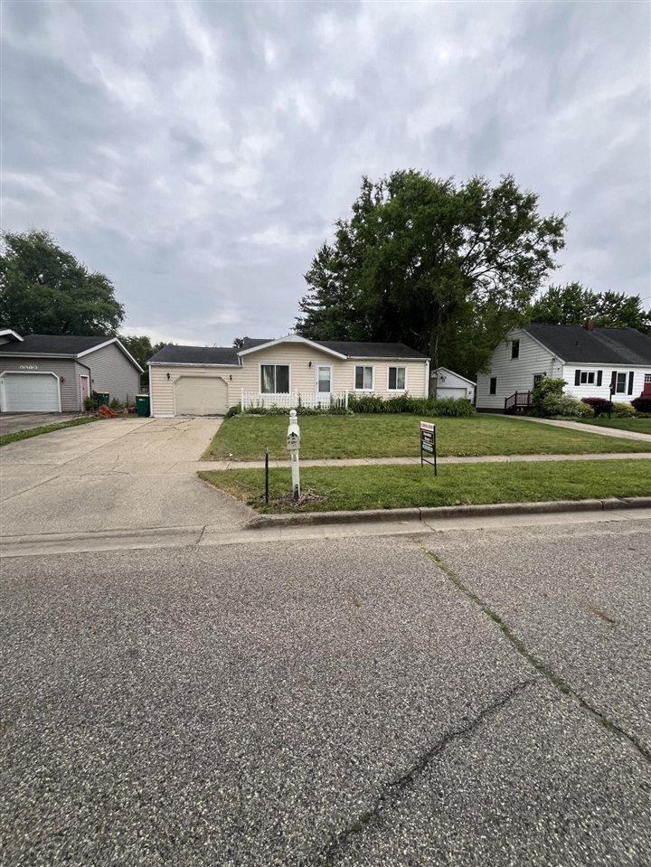 Homes for sale in Portage, MI | 4612 Hanover Ave, Portage, MI 49002 | MLS# 70537627