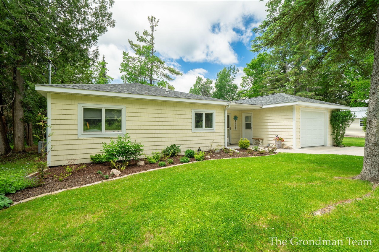2nd image of 7170 Spring St, Alanson, MI 49706 | MLS# 70537700