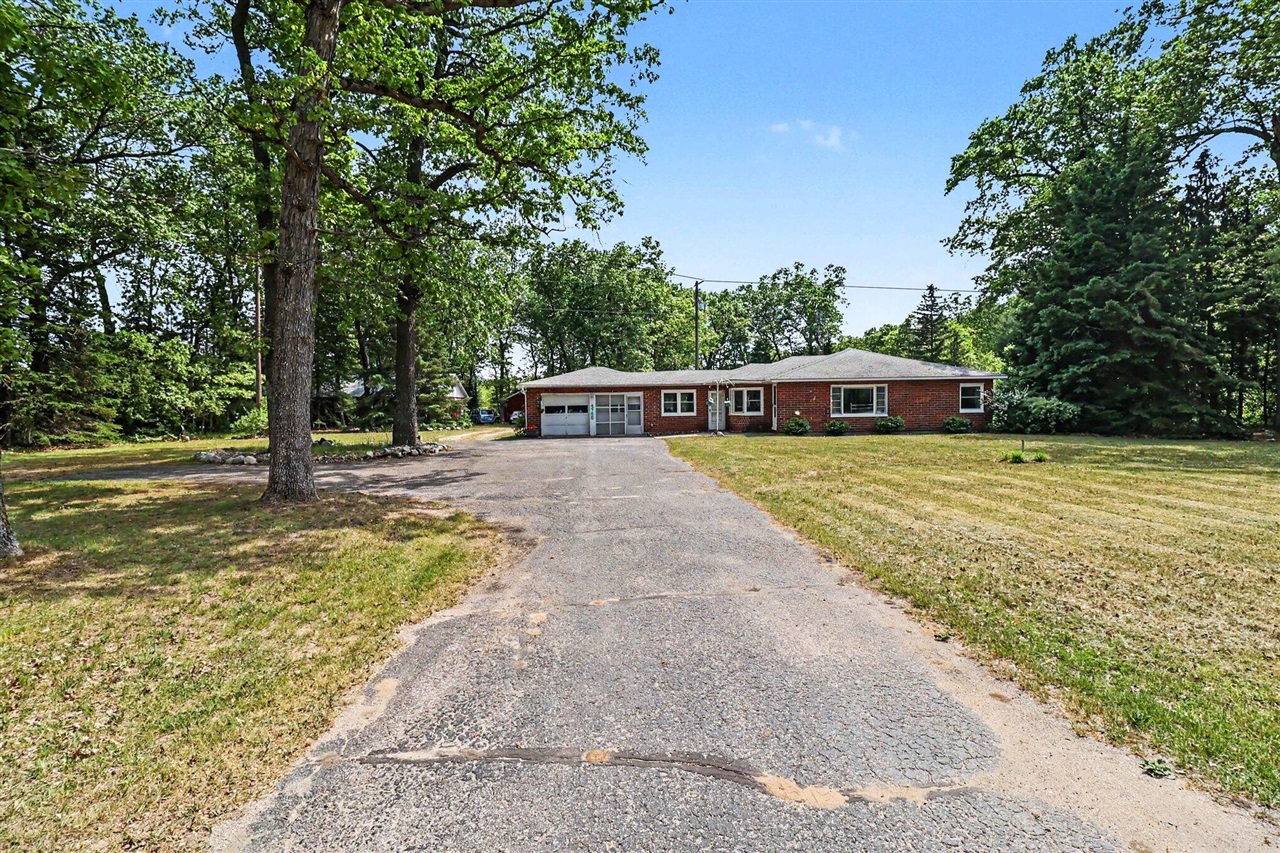 3rd image of 4765 Caberfae Hwy, Manistee, MI 49660 | MLS# 70537752