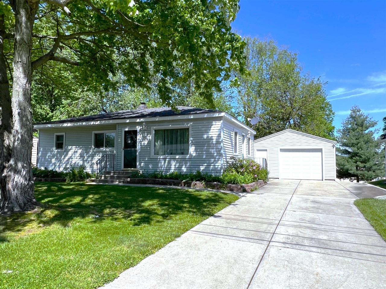 Homes for sale in Portage, MI | 321 Cameo Ave, Portage, MI 49002 | MLS# 70537820