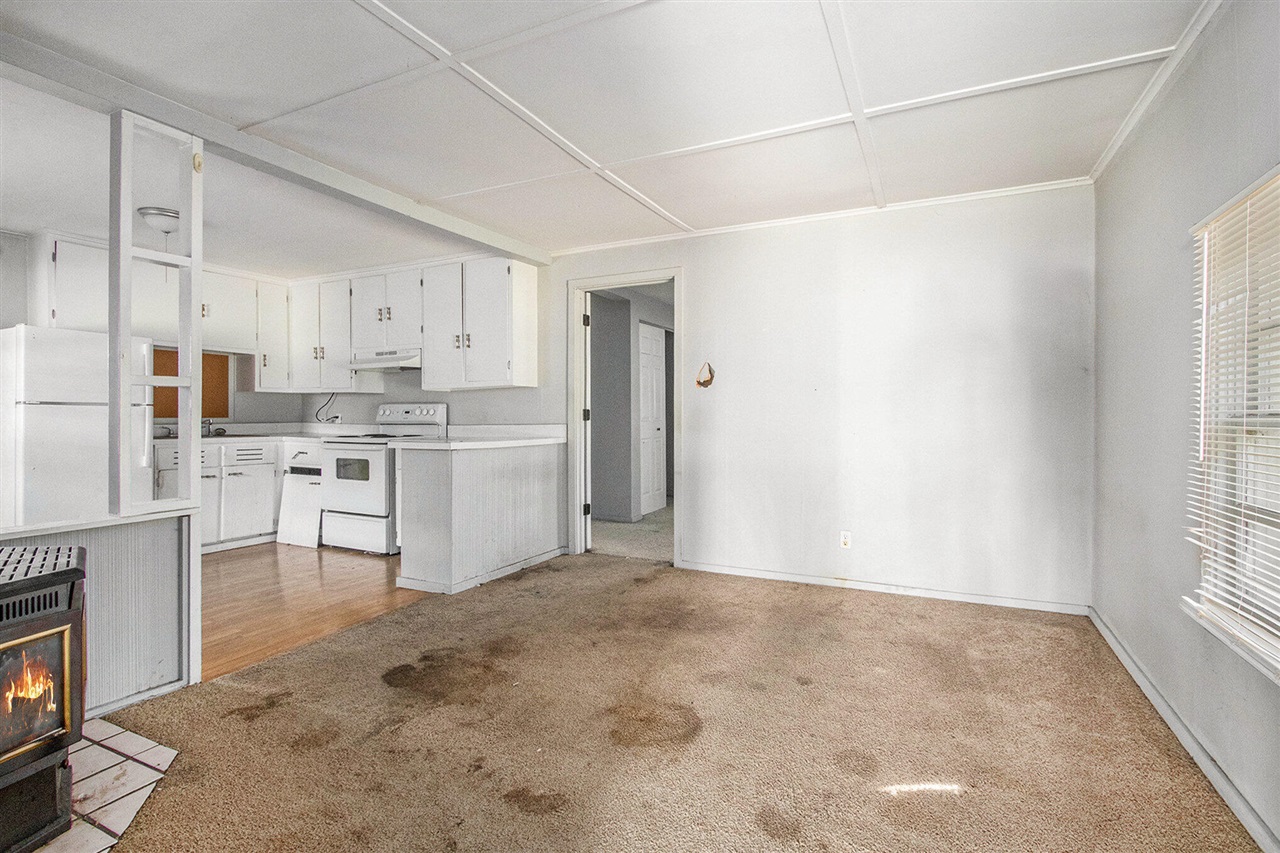 2nd image of 1005 E Front St, Buchanan, MI 49107 | MLS# 70537877