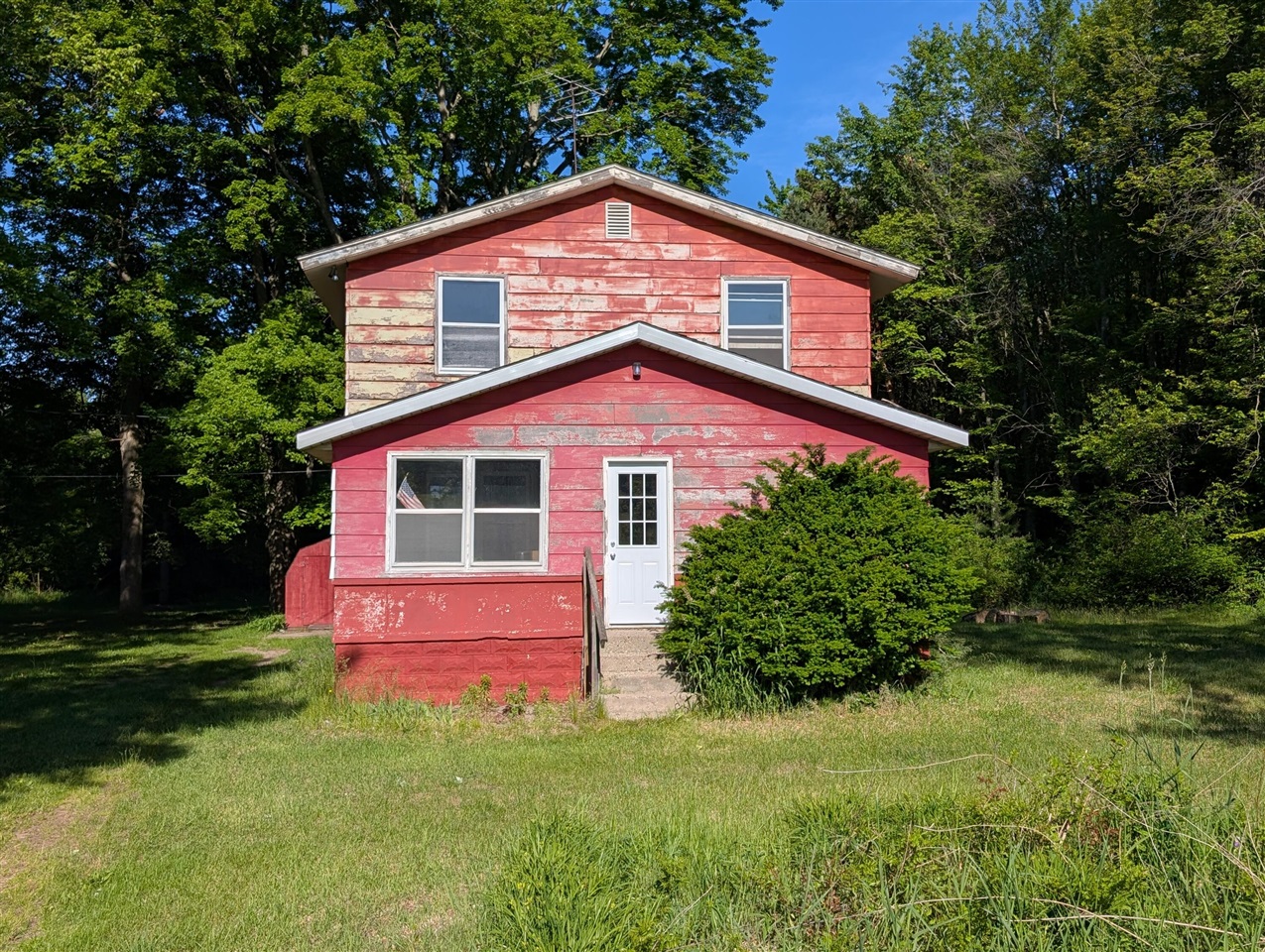 Homes for sale in Fruitport, MI | 3909 Cloverville Rd, Fruitport, MI 49415 | MLS# 70537889