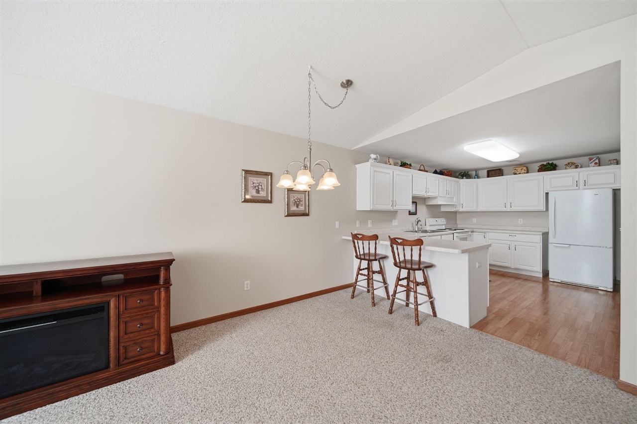 5th image of 2503 Lakewood Dr, Adrian, MI 49221