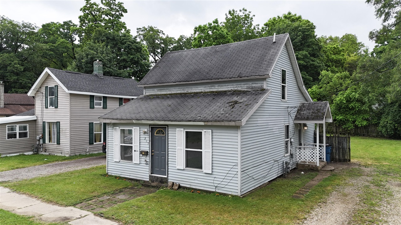 Homes for sale in Dowagiac, MI | 205 Pokagon St, Dowagiac, MI 49047 | MLS# 70538077