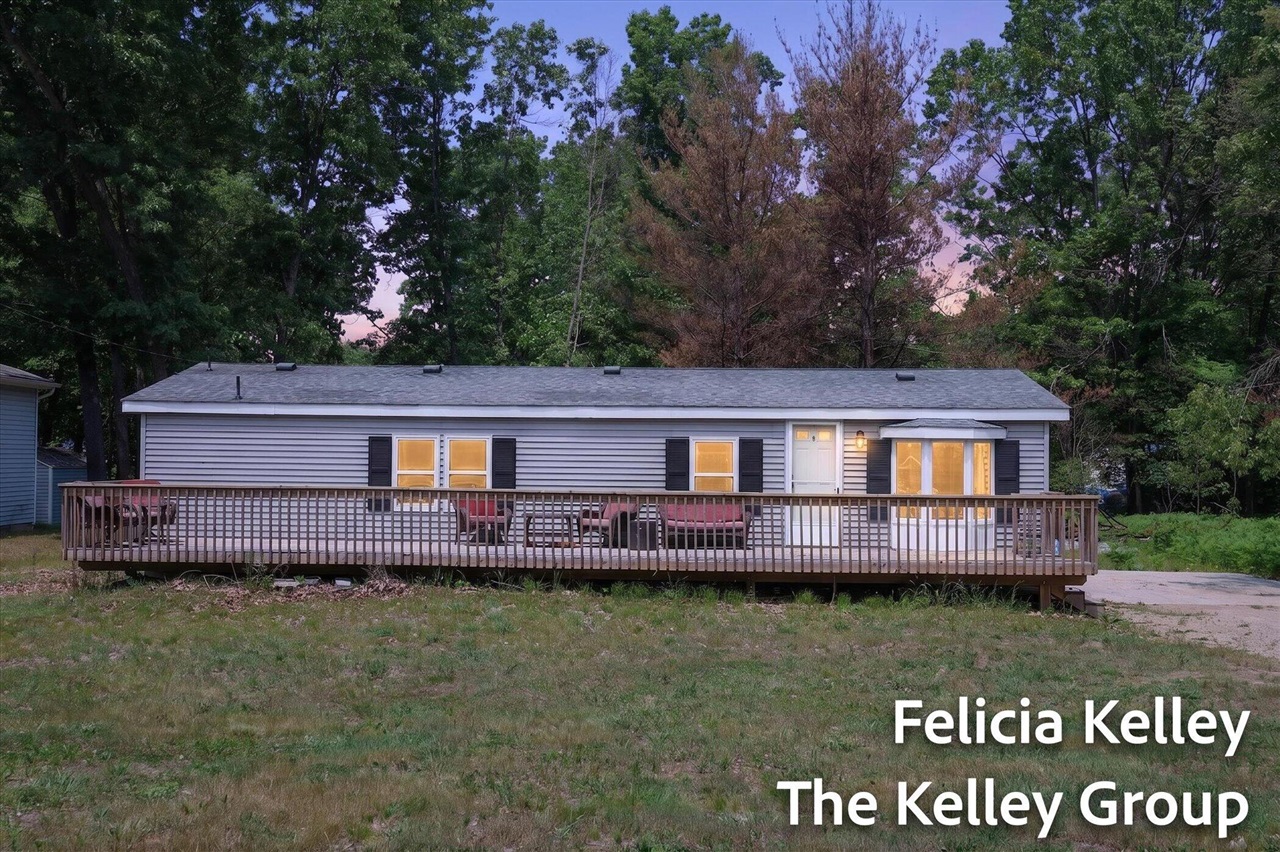 1st image of 17158 Seneca Ct, Howard City, MI 49329 | MLS# 70538091