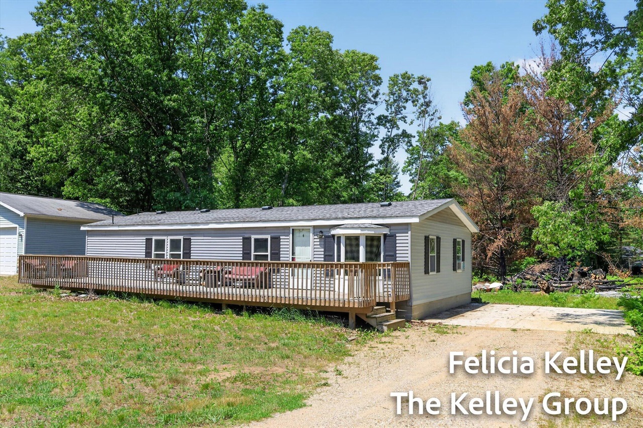 2nd image of 17158 Seneca Ct, Howard City, MI 49329 | MLS# 70538091