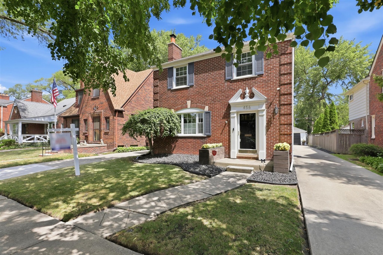 2nd image of 456 Manor St, Grosse Pointe Farms, MI 48236 | MLS# 70538122