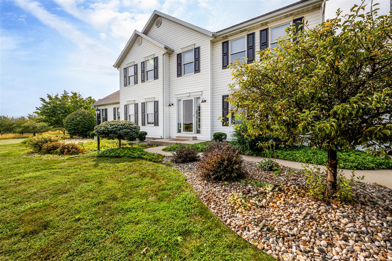 2nd image of 31401 Middle Crossing Rd, Dowagiac, MI 49047 | MLS# 70538243