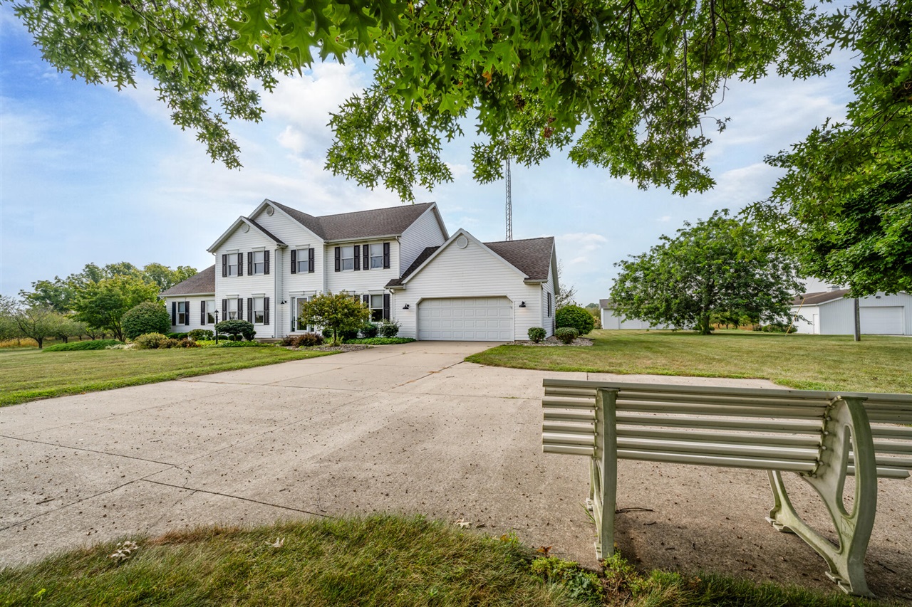 5th image of 31401 Middle Crossing Rd, Dowagiac, MI 49047 | MLS# 70538243
