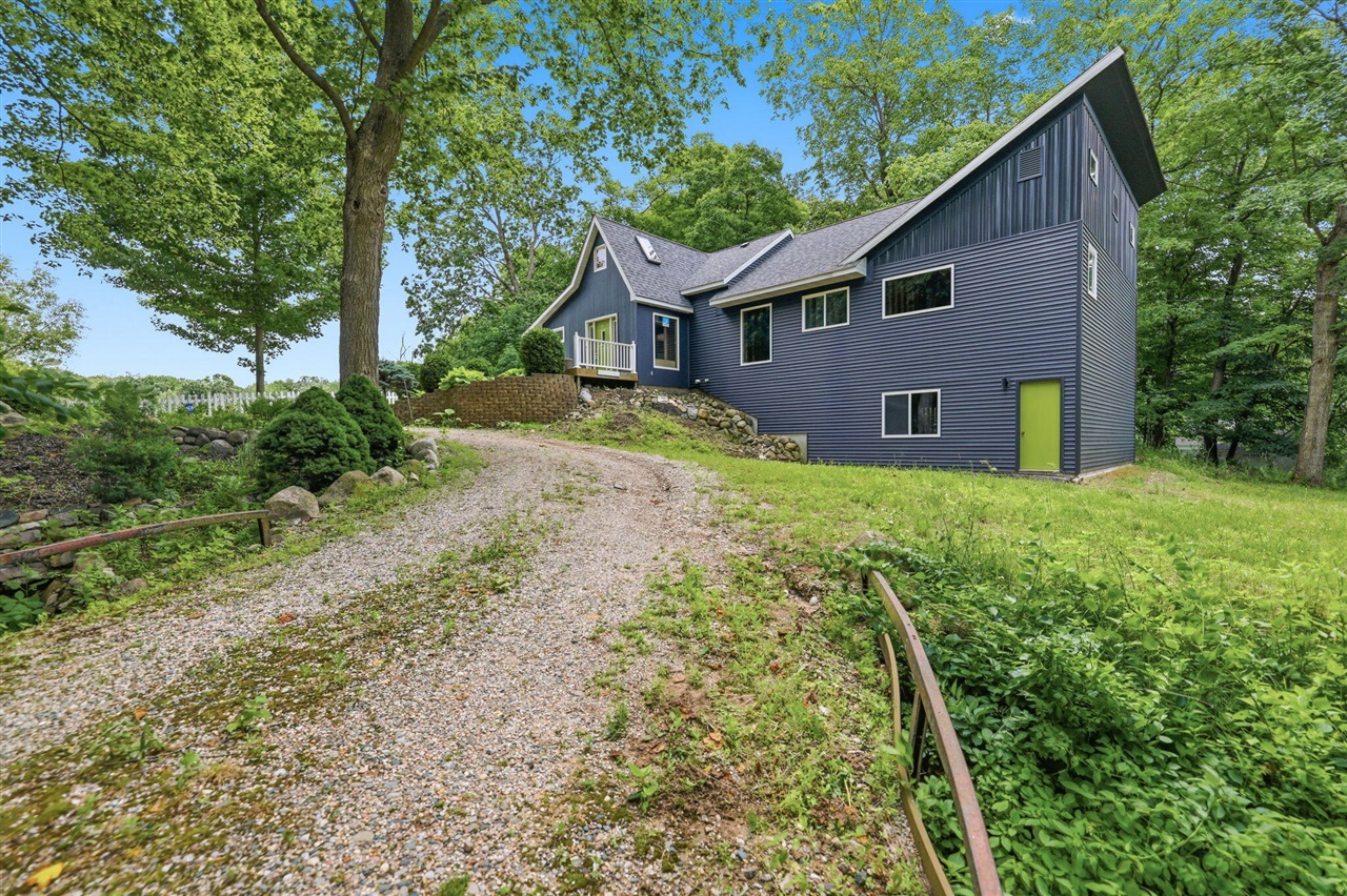 1st image of 1372 Cramton Ave, Ada, MI 49301 | MLS# 70538251