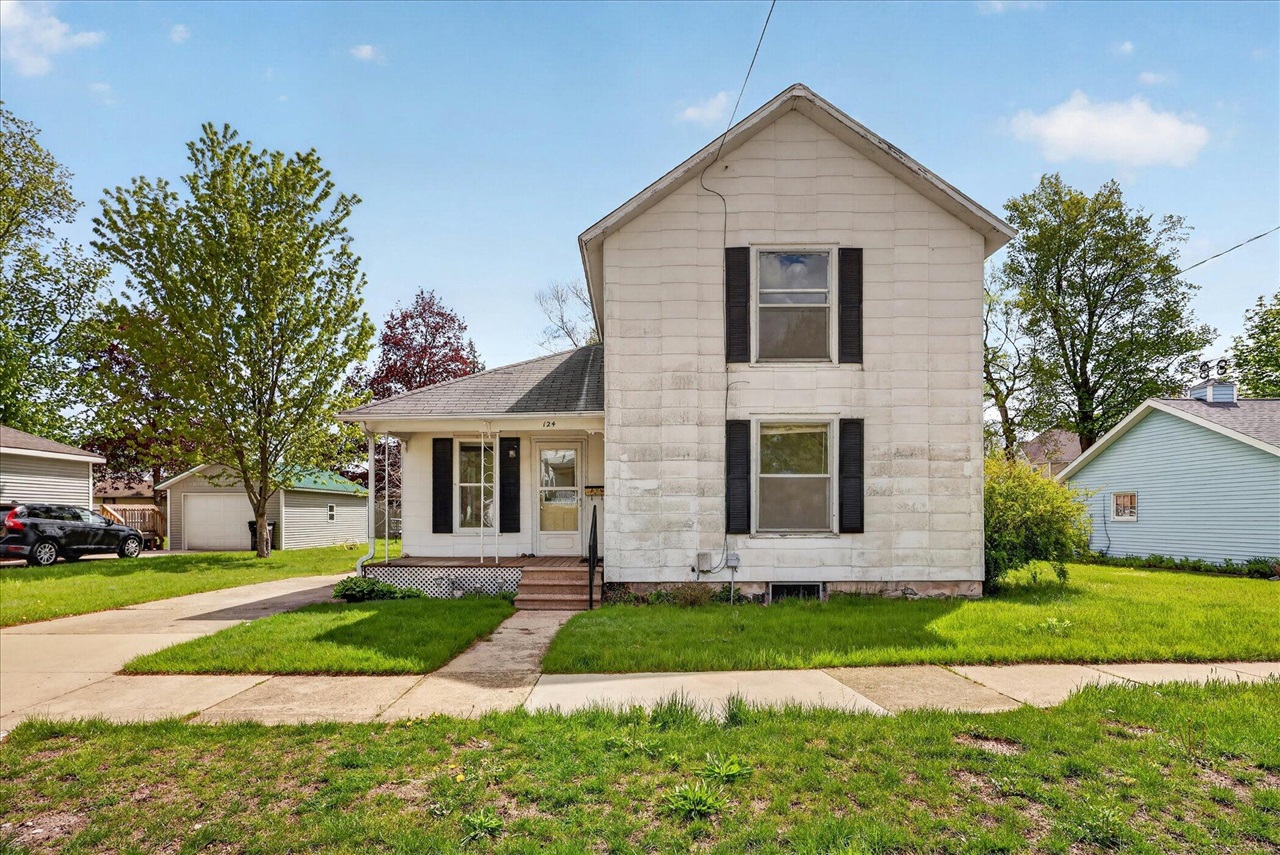 Homes for sale in Sparta, MI | 124 Washington St, Sparta, MI 49345 | MLS# 70538422