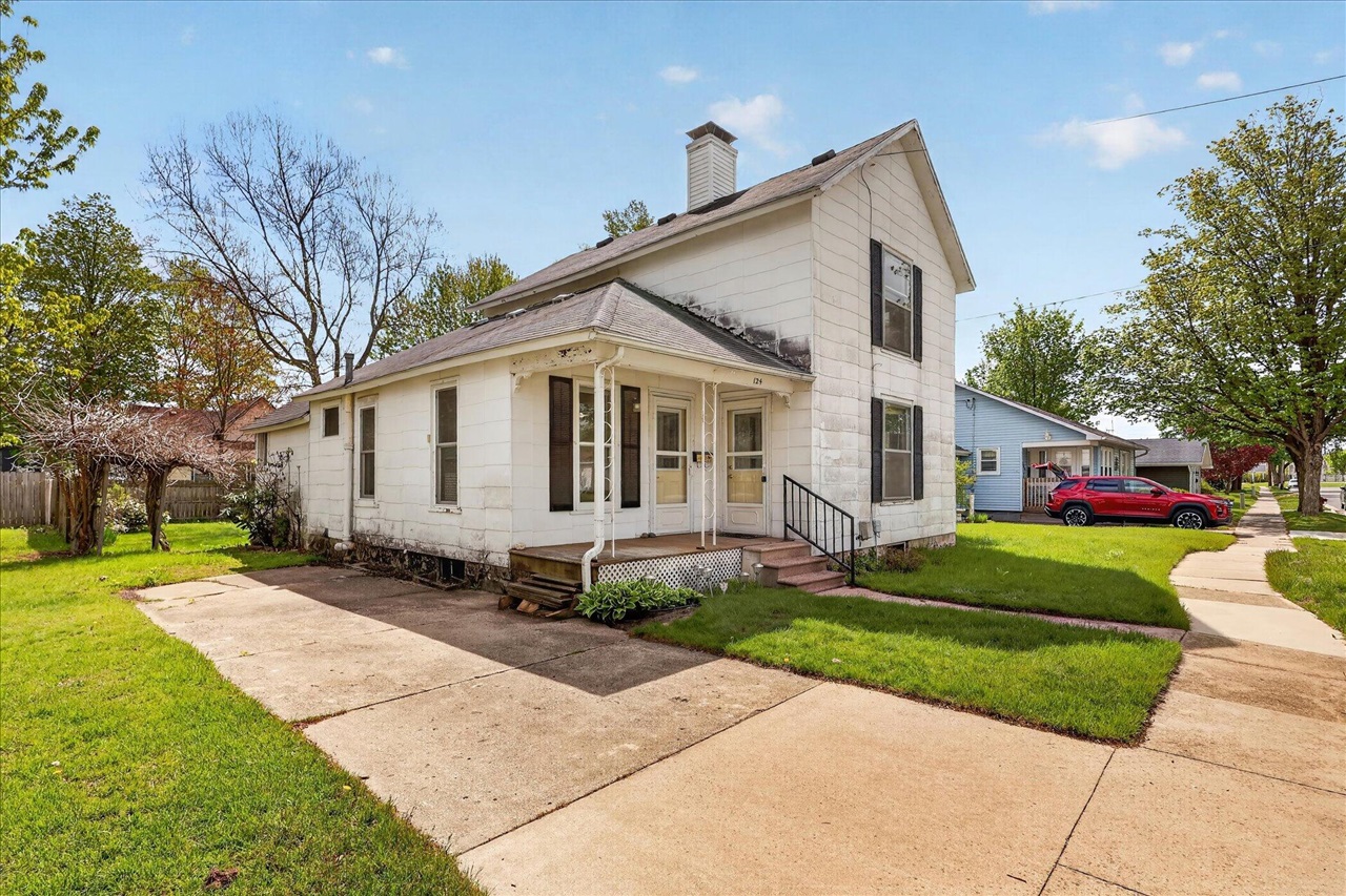Homes for sale in Sparta, MI | 124 Washington St, Sparta, MI 49345 | MLS# 70538422