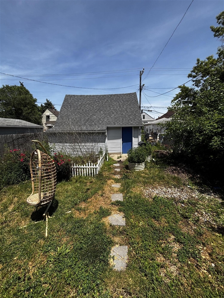 image of 11690 Gallagher St, Hamtramck, MI 48212 | MLS# 70538637
