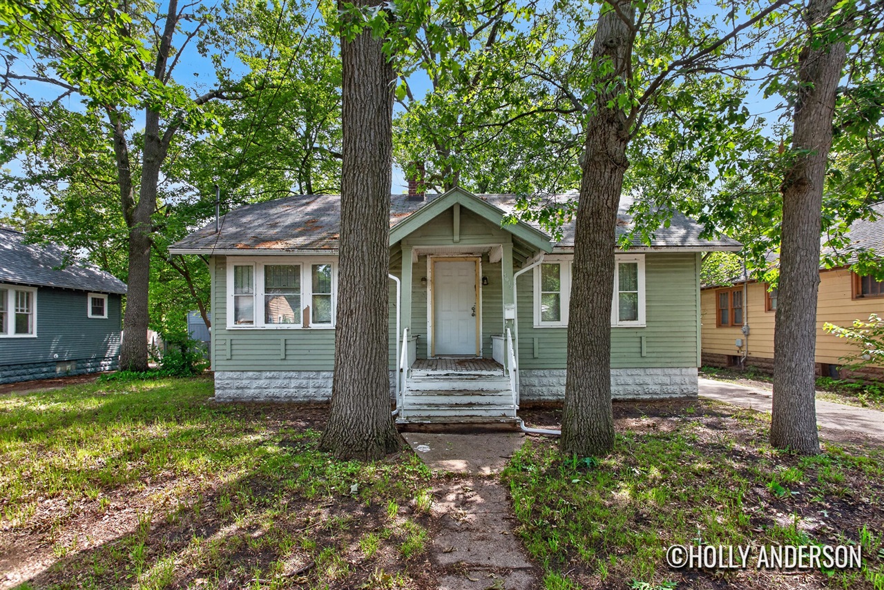 1st image of 3012 9th St, Muskegon, MI 49444 | MLS# 70538640