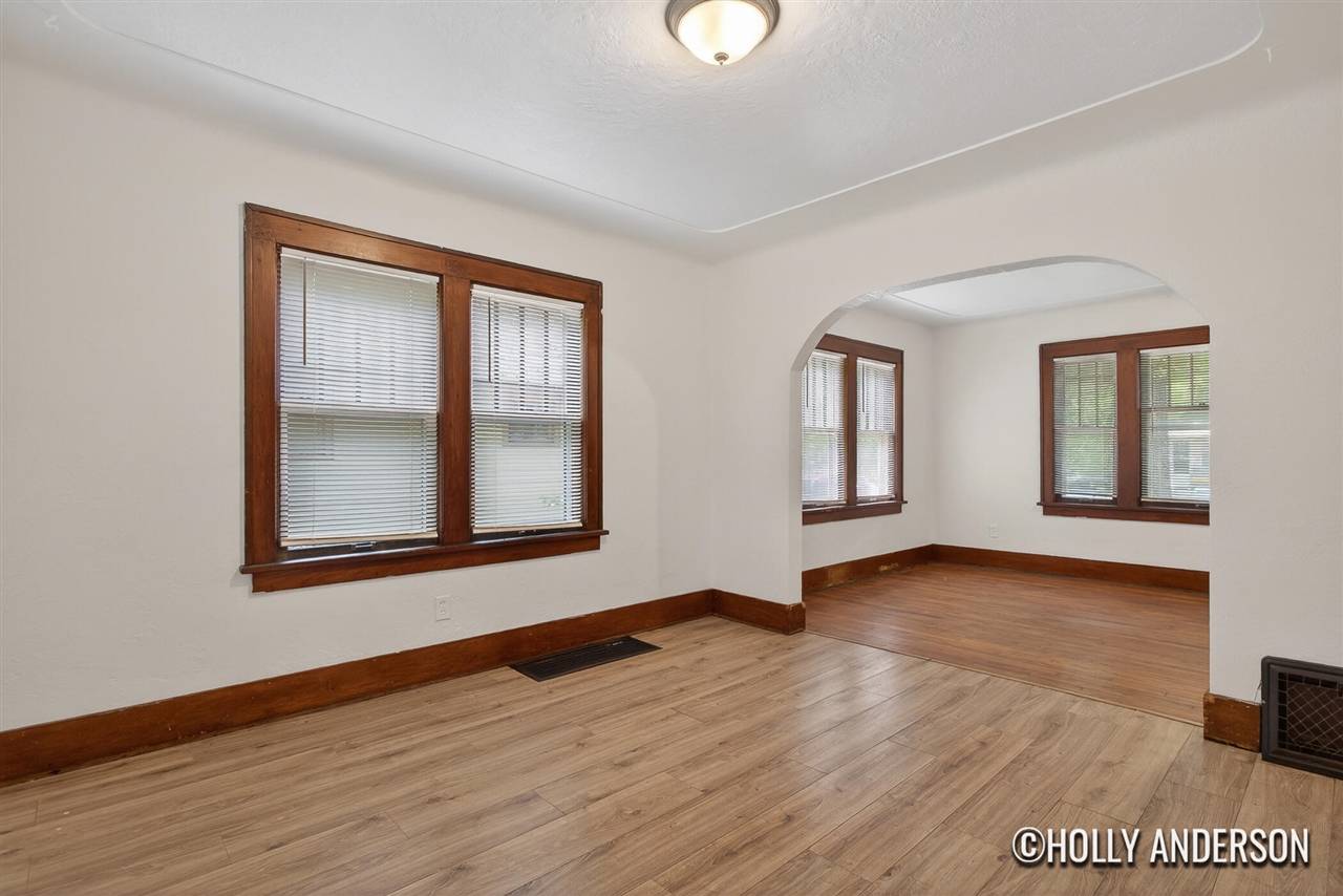 4th image of 3012 9Th St, Muskegon, MI 49444 | MLS# 70538640