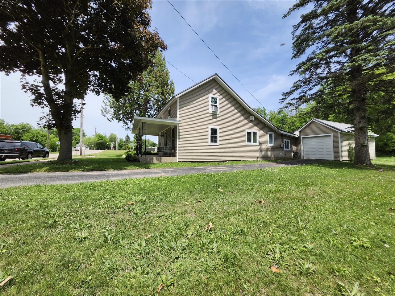 3rd image of 205 S Columbia Ave, Scottville, MI 49454 | MLS# 70538696