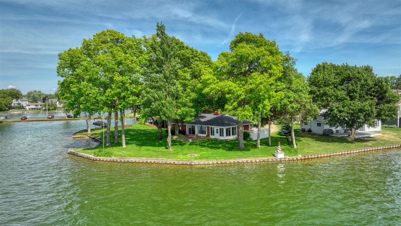 Homes for sale in Brooklyn, MI | 188 Hawthorne Dr, Brooklyn, MI 49230 | MLS# 70538776