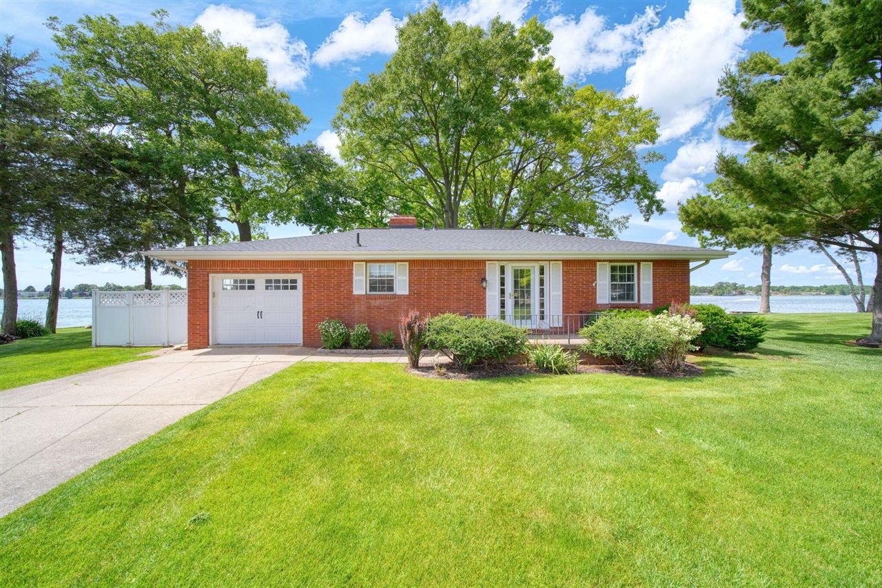 Homes for sale in Brooklyn, MI | 188 Hawthorne Dr, Brooklyn, MI 49230 | MLS# 70538776