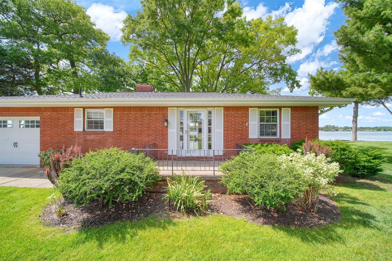 Homes for sale in Brooklyn, MI | 188 Hawthorne Dr, Brooklyn, MI 49230 | MLS# 70538776