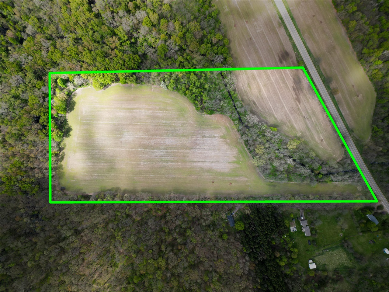 Photo 3 of Sale Pending at 7 Bunkerhill Rd, Jackson, MI 49201 | MLS# 70538794 | Listing updated on 2026-09-17