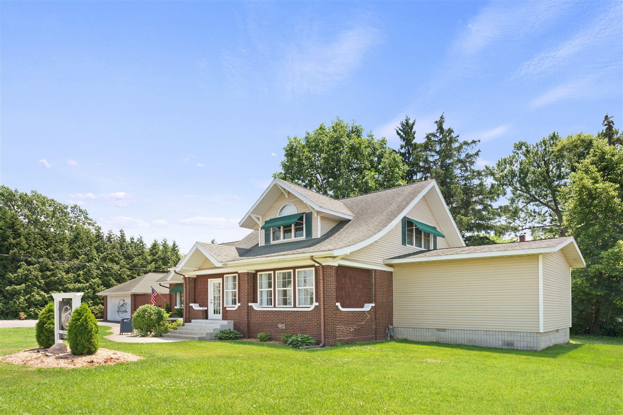 4th image of 2 E Ash St, Three Oaks, MI 49128 | MLS# 70538822