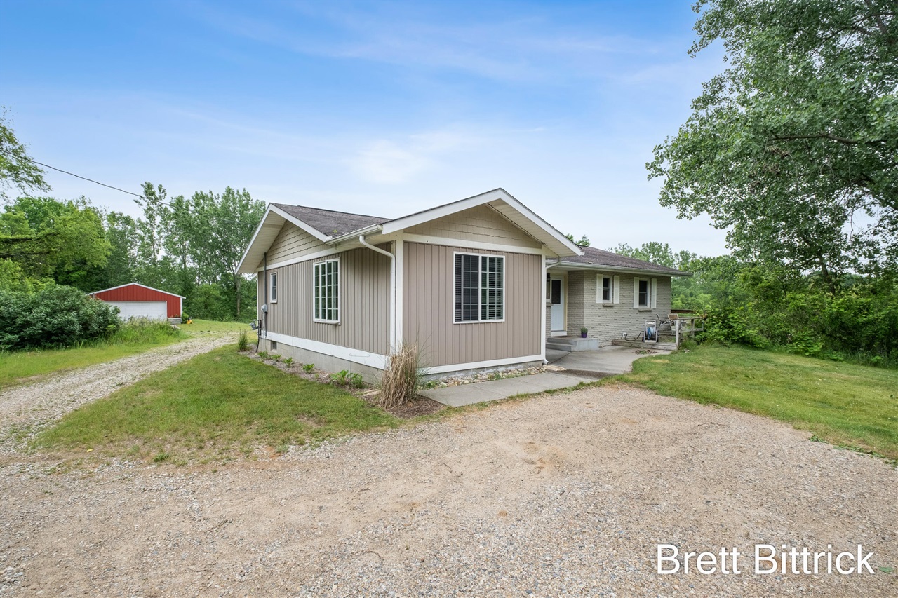 Homes for sale in Kent City, MI | 2810 20 Mile Rd, Kent City, MI 49330 | MLS# 70538936