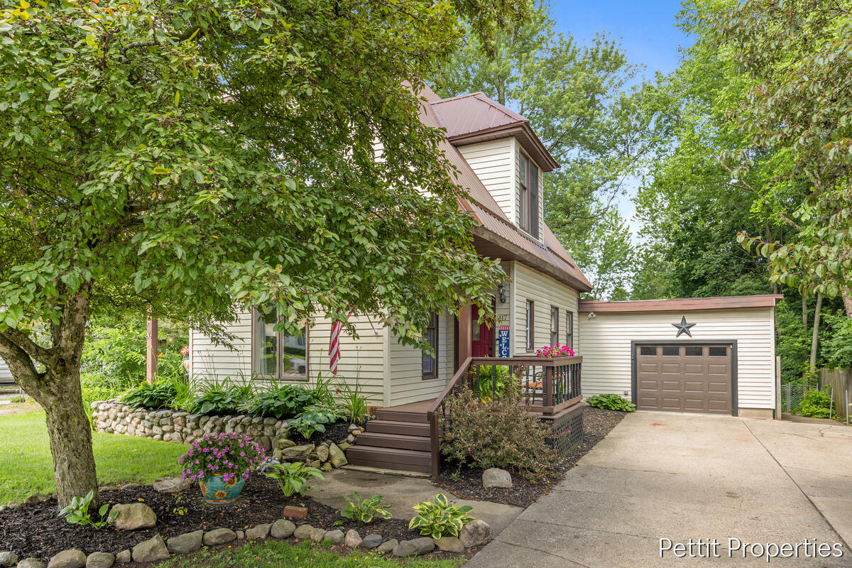 Homes for sale in Fremont, MI | 417 S Stewart Ave, Fremont, MI 49412 | MLS# 70538941