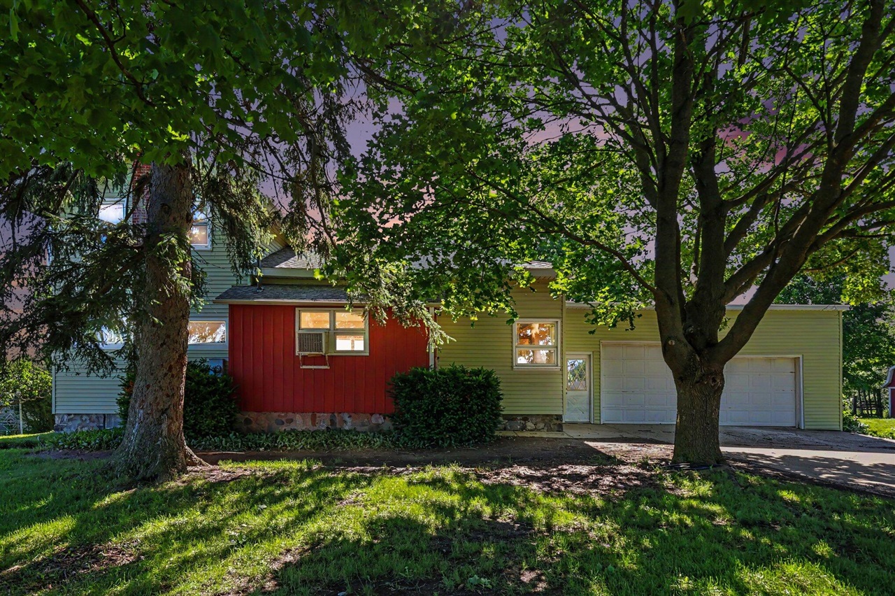 2nd image of 6923 Young Rd, Bellevue, MI 49021 | MLS# 70539042