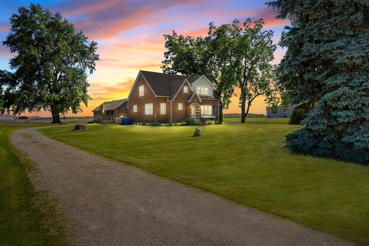 3rd image of 8040 Territorial Rd, Watervliet, MI 49098 | MLS# 70539110