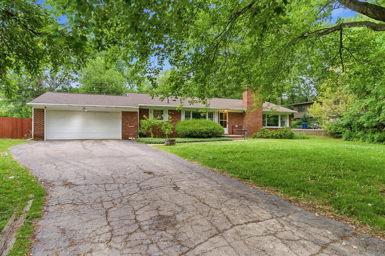 $750,000+