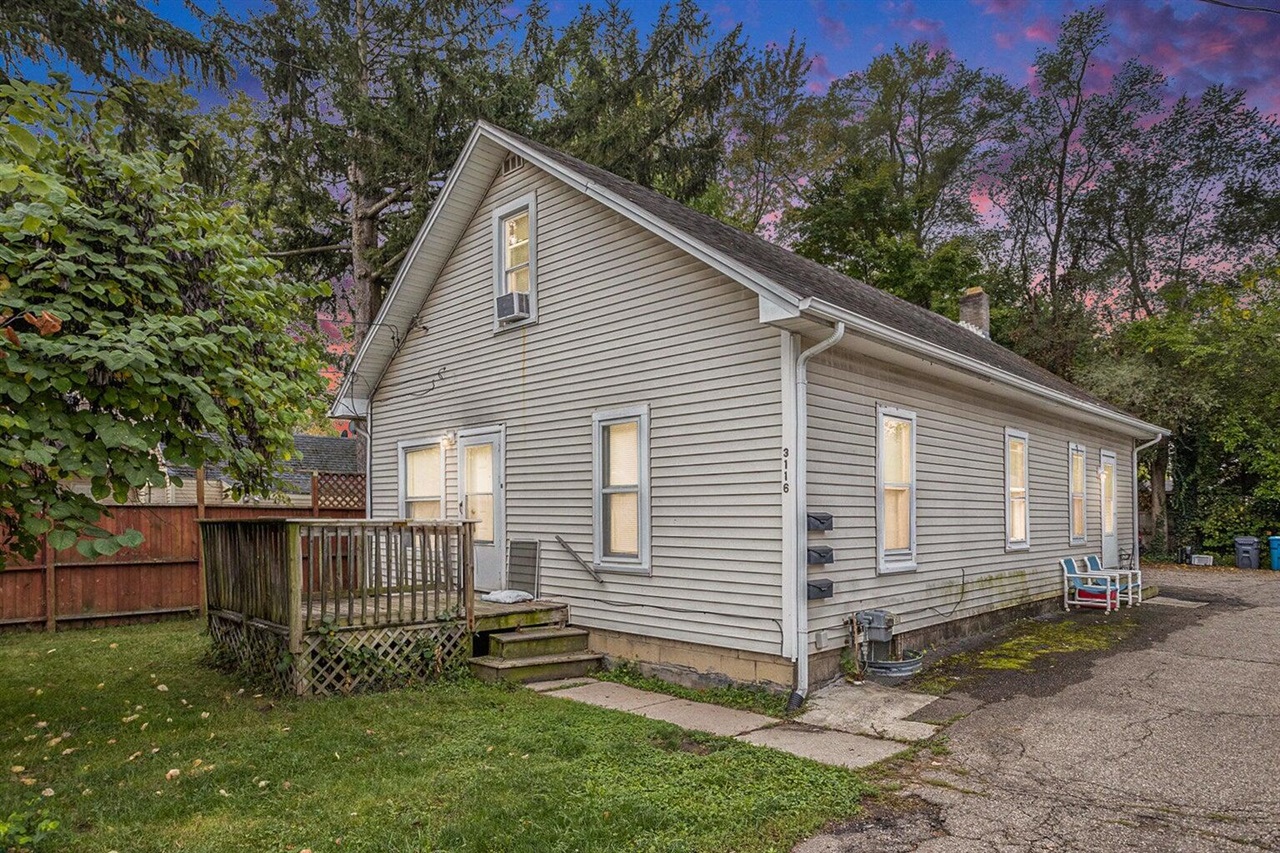 1st image of 3116 N Whittier Dr, Kalamazoo, MI 49001 | MLS# 70539237