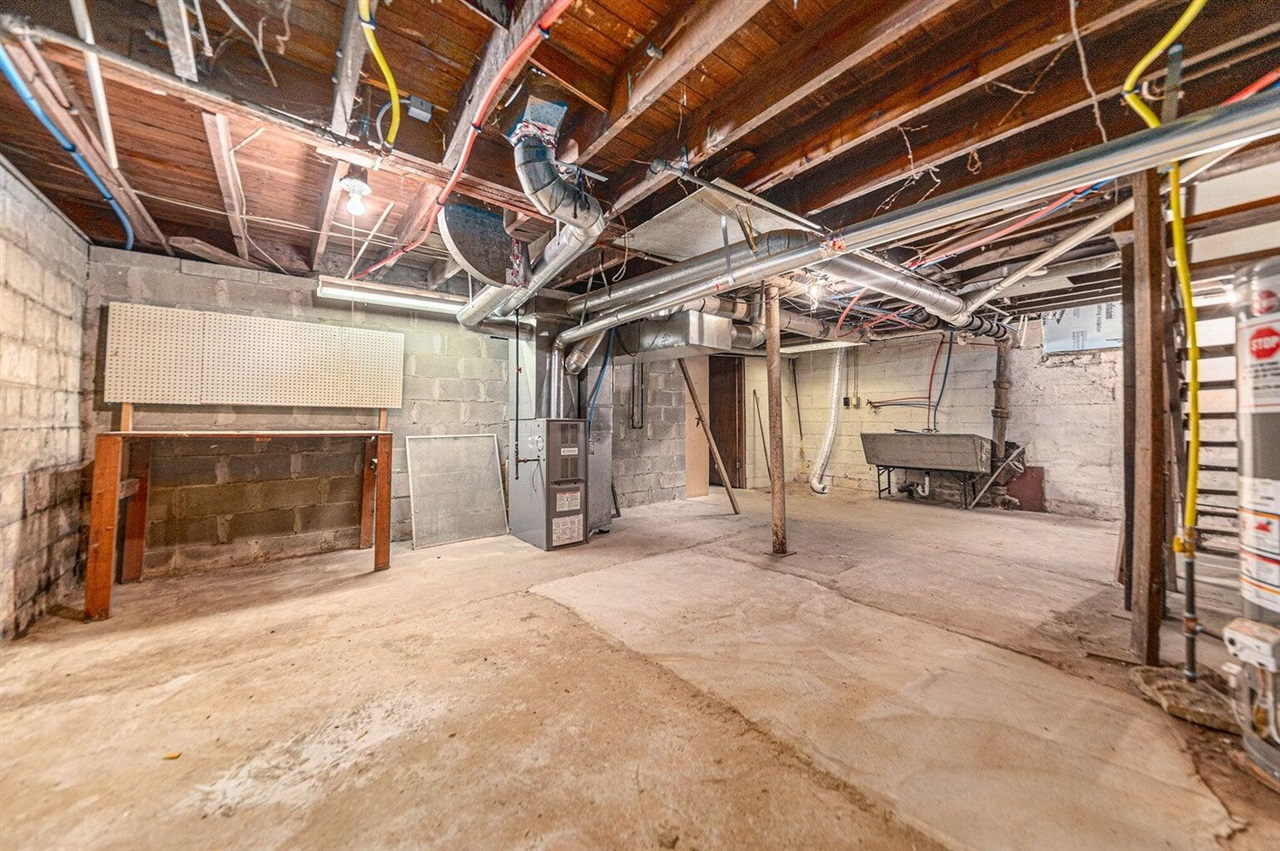 37th image of 3116 N Whittier Dr, Kalamazoo, MI 49001 | MLS# 70539237