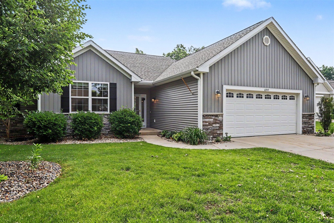 Photo 2 of Condo for sale at 6945 Hunters #62*, Kalamazoo, MI 49048 | MLS# 70539341 | Listing updated on 2026-10-05