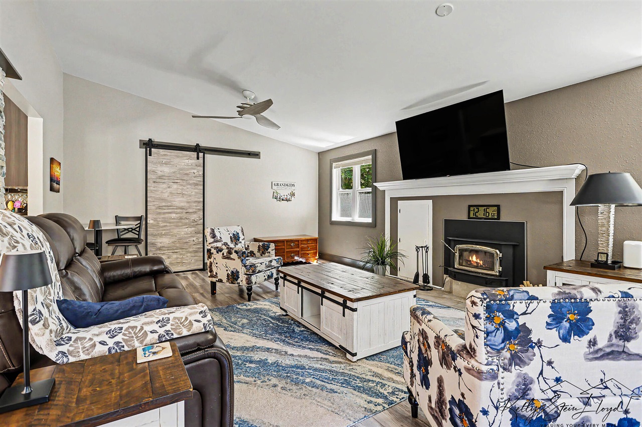 2nd image of 17566 Blue Star Memorial Hwy, South Haven, MI 49090 | MLS# 70539477