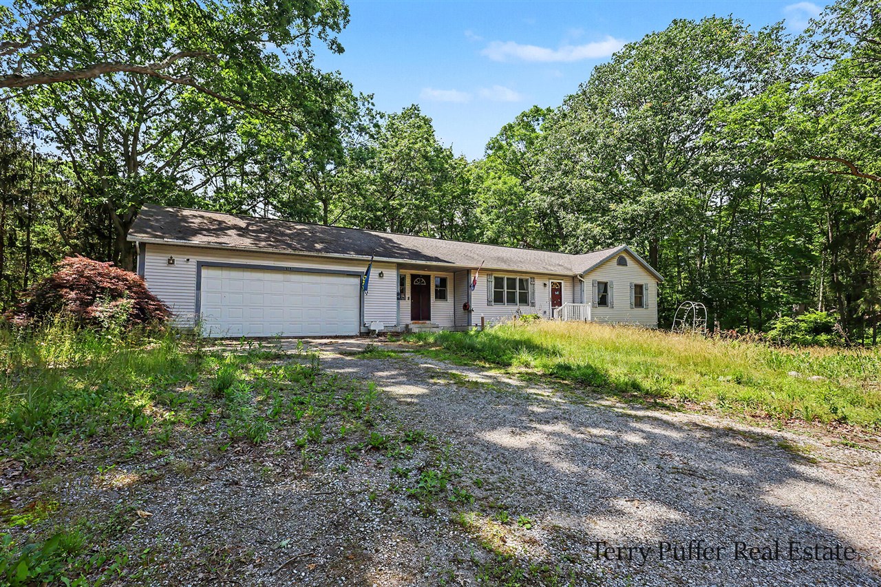 Homes for sale in Grand Haven, MI | 12253 Rich St, Grand Haven, MI 49417 | MLS# 70539561