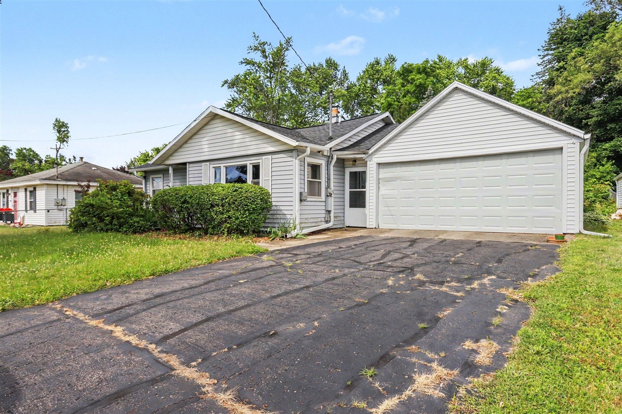 Homes for sale in Portage, MI | 5930 Concord St, Portage, MI 49002 | MLS# 70539606